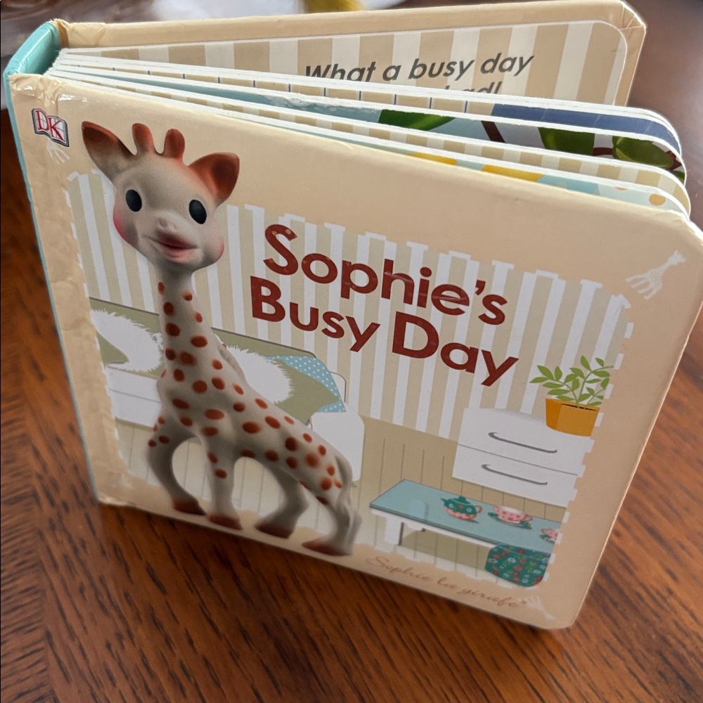Baby Touch and Feel: Sophie la Girafe: Sophie's Busy Day